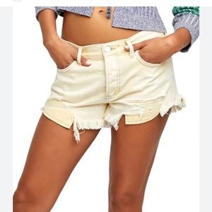 Free People We the Free Loving Good Vibrations Cutoff Denim Banana Split 30